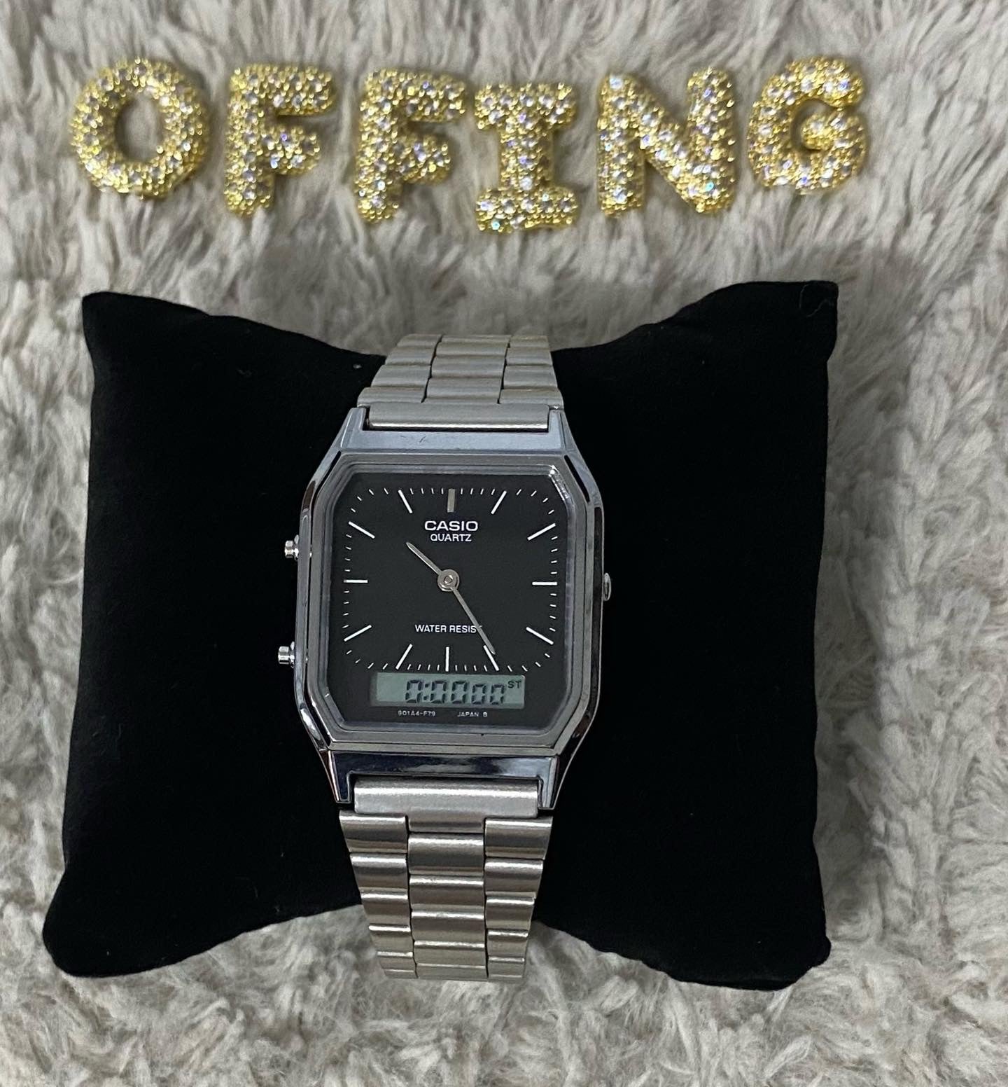 OLD MONEY GRIS FONDO NEGRO